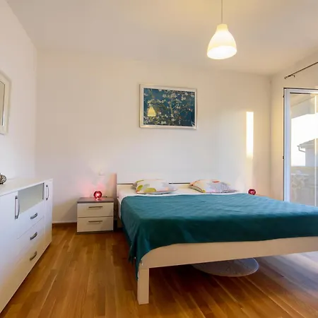 Апартаменты Modern With Sea View 4 Pers Задар