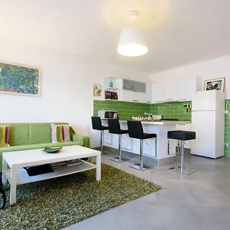 Апартаменты Modern With Sea View 4 Pers *